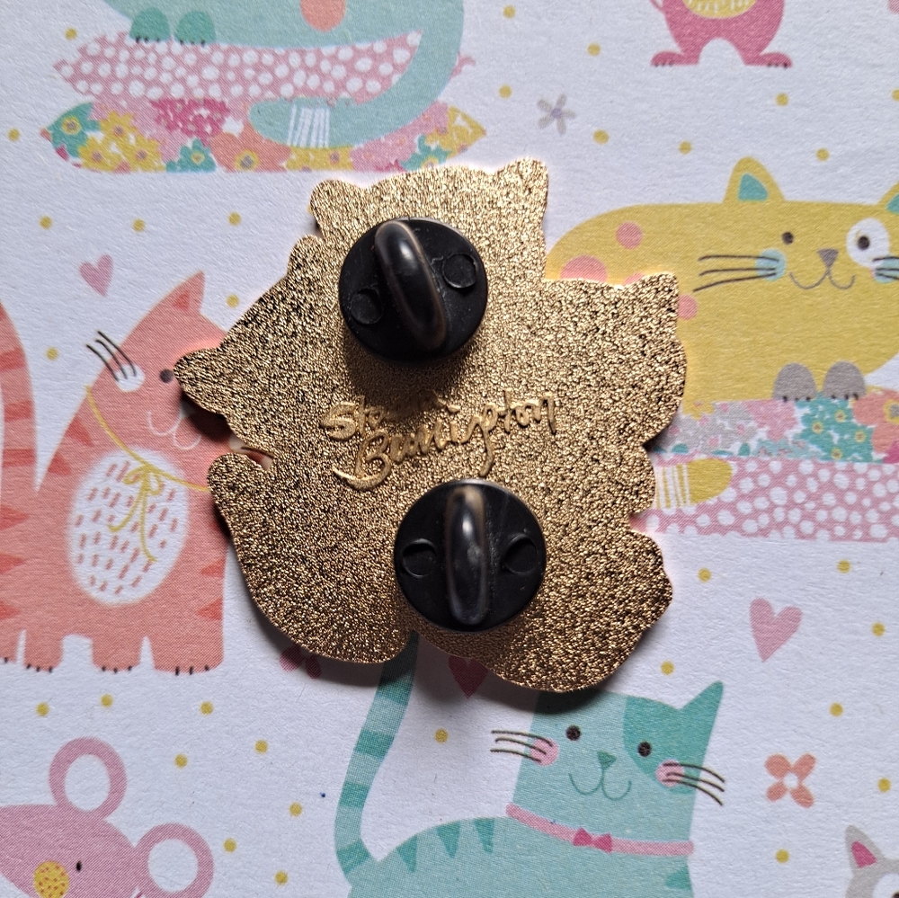 Cozy Cats Pin πΊβ€οΈ - Picture 2 of 3